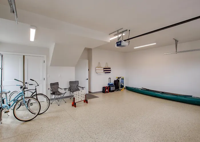 Riverfront Sheboygan Townhome With Grill!