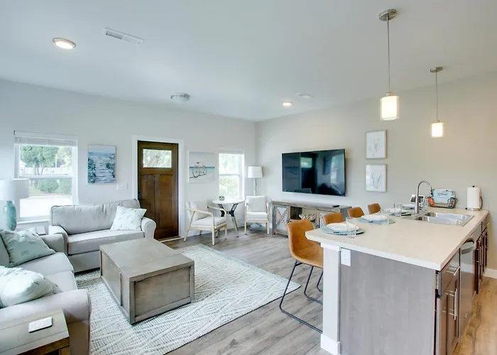 Riverfront Sheboygan Townhome With Grill!
