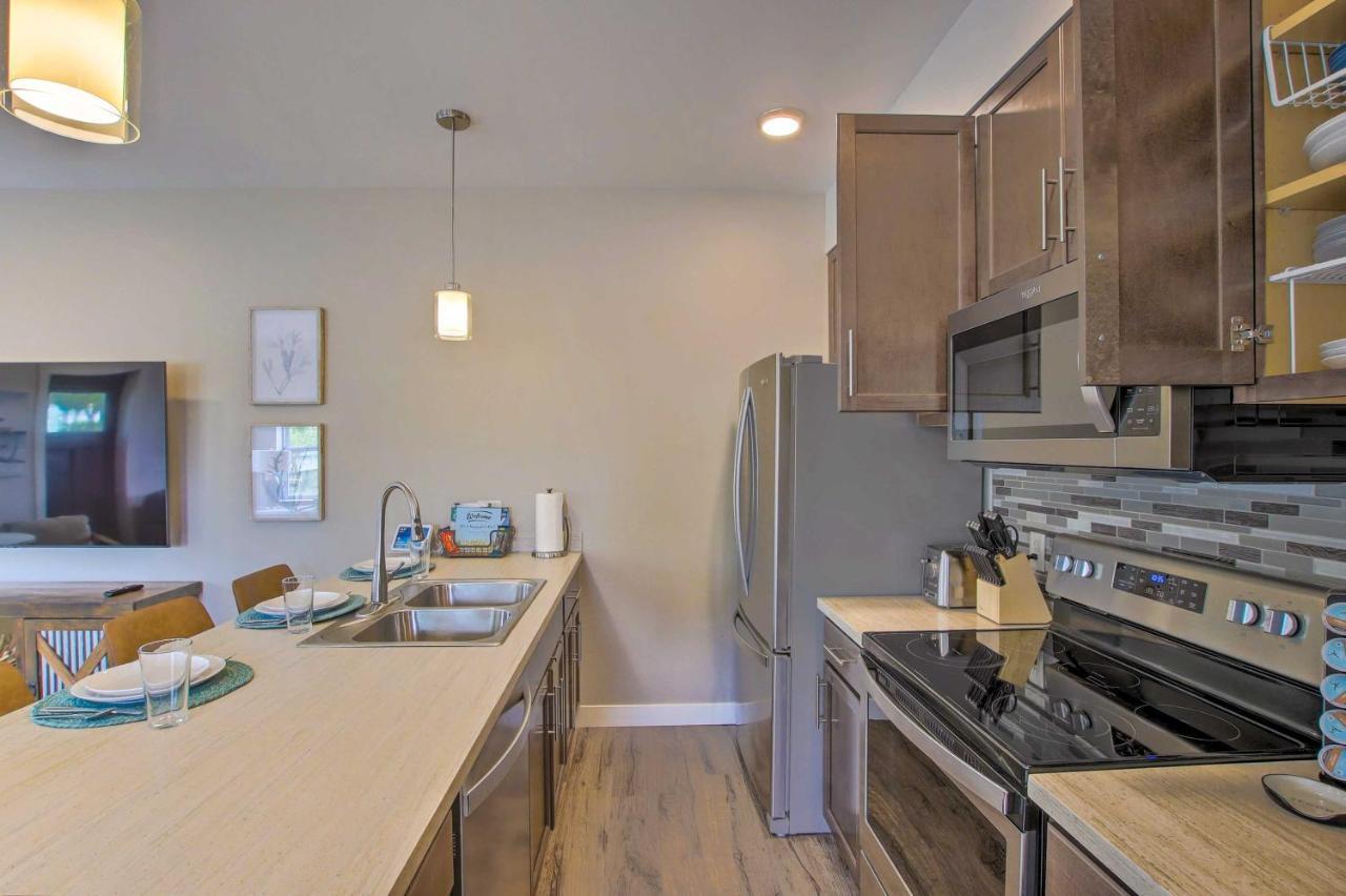 Riverfront Townhome With Grill! Sheboygan