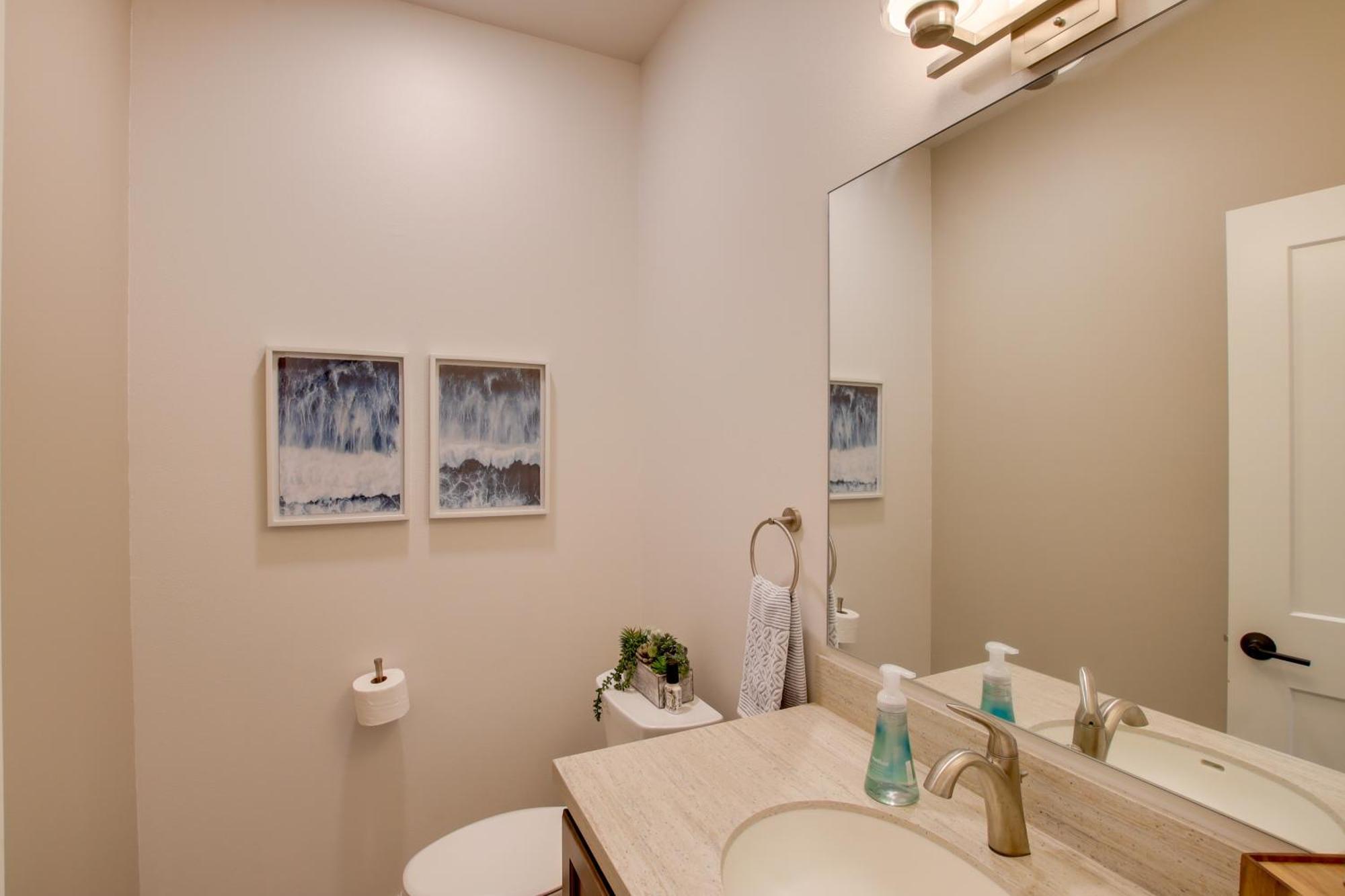 Riverfront Townhome With Grill! Sheboygan