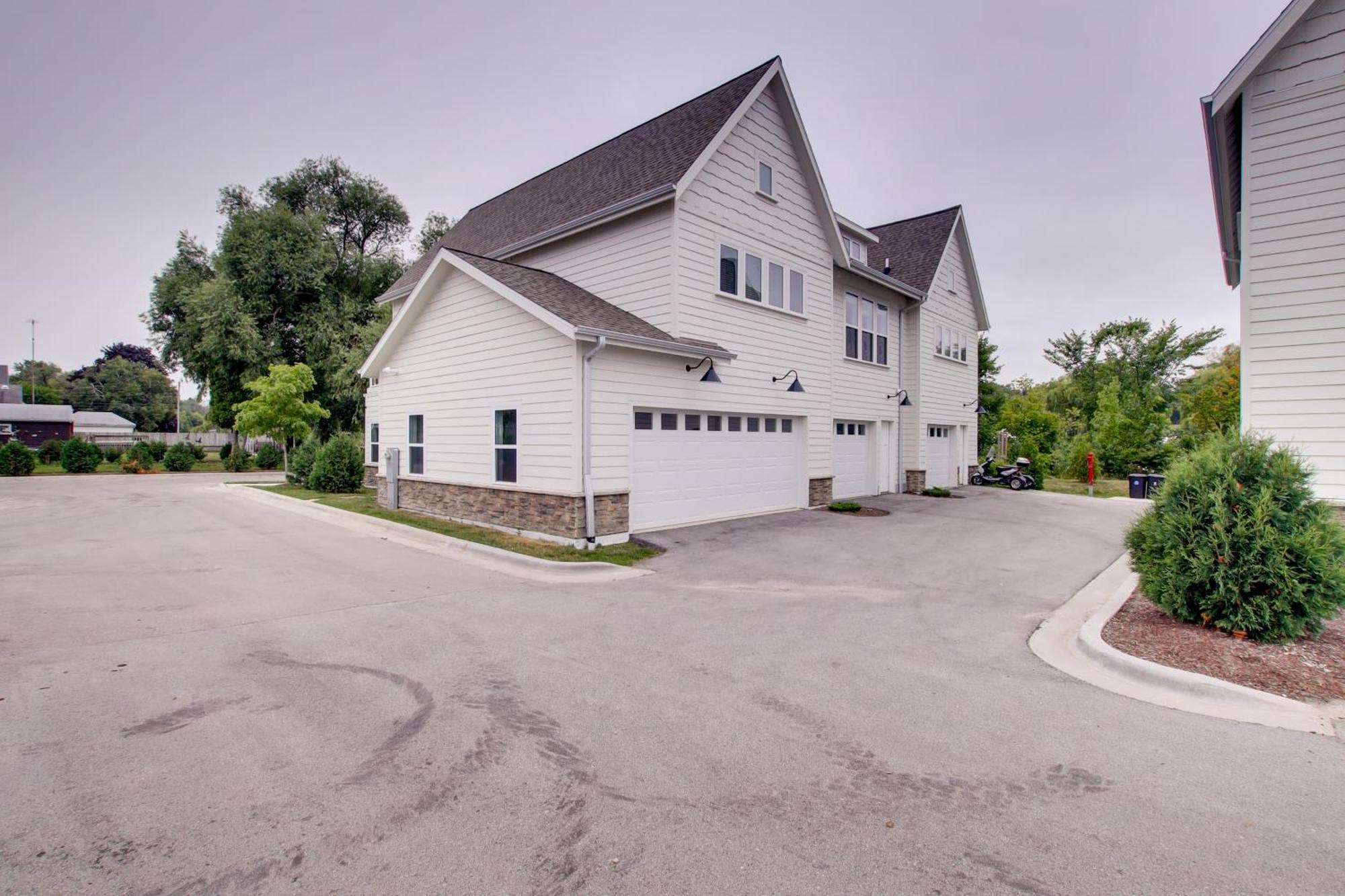 Riverfront Townhome With Grill! * Sheboygan