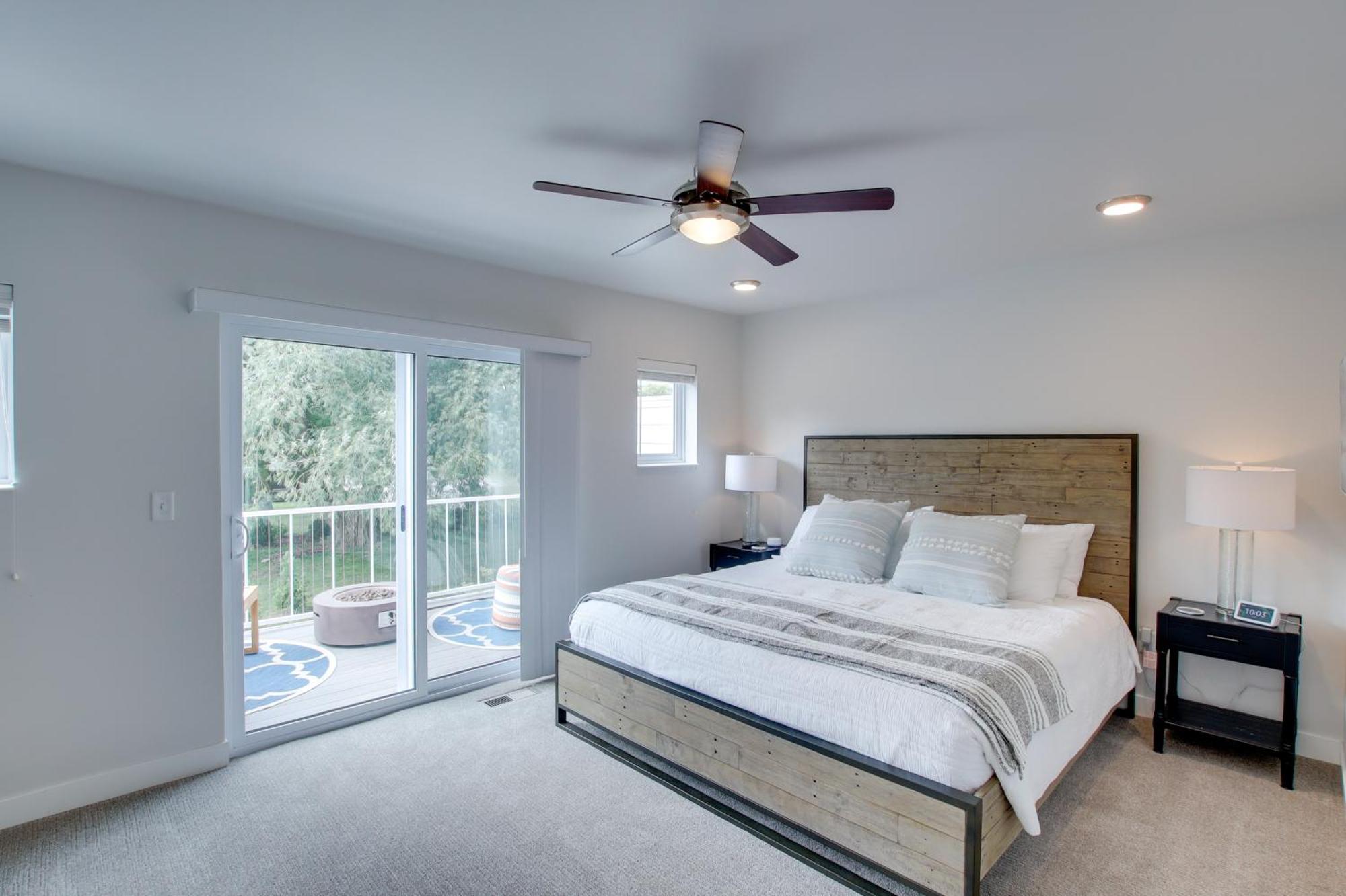 Riverfront Townhome With Grill! *