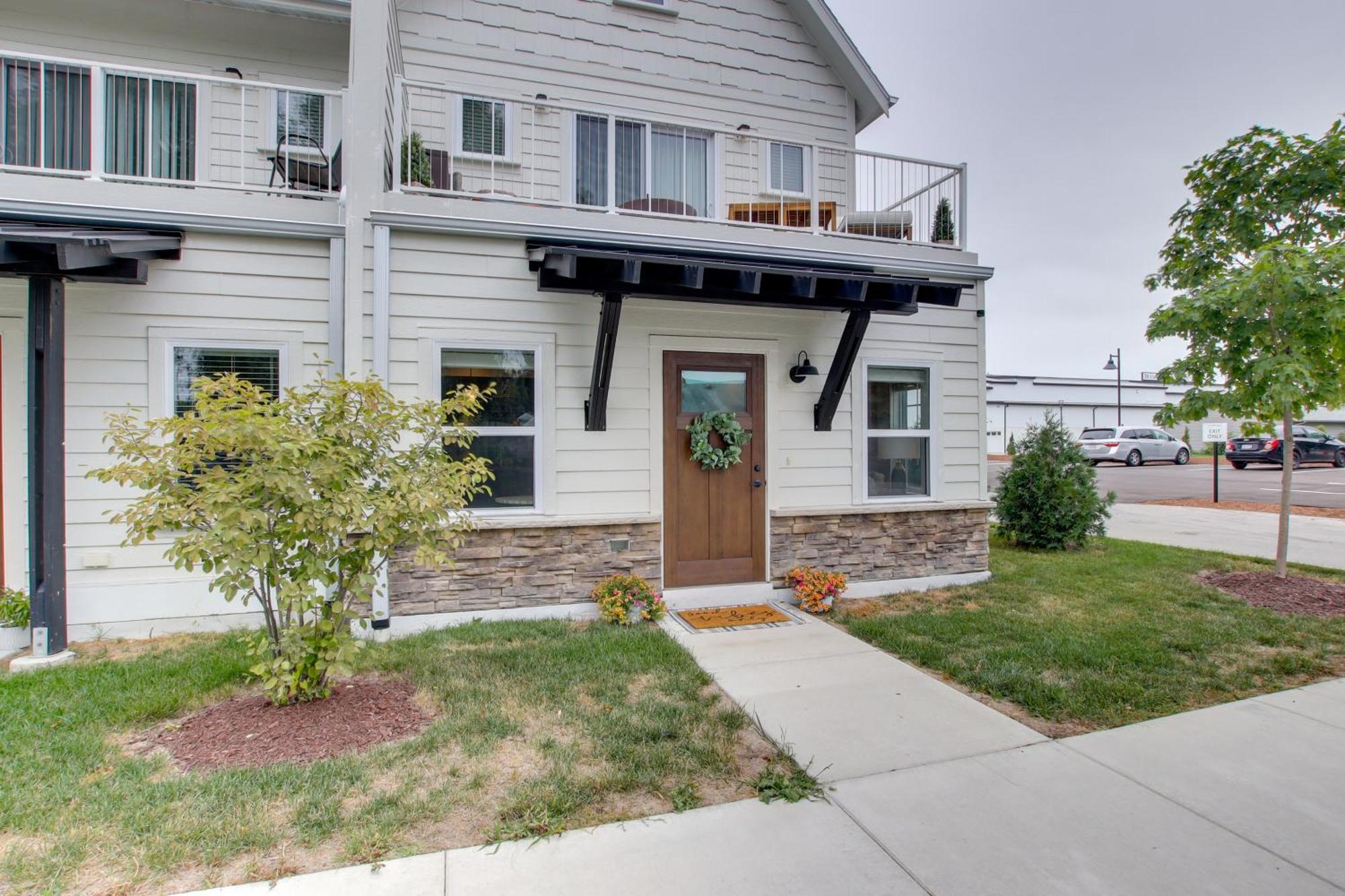 Holiday home Riverfront Townhome With Grill!